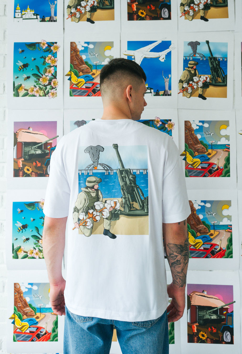 Чоловіча футболка Staff x Saga4 art 3 oversize біла з логотипом з