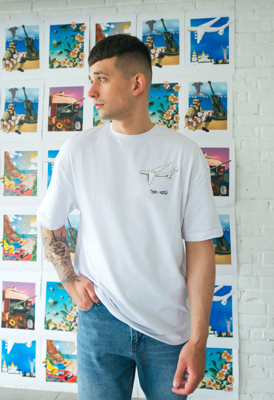 Футболка чоловіча Staff x Saga4 art 1 oversize біла з принтом