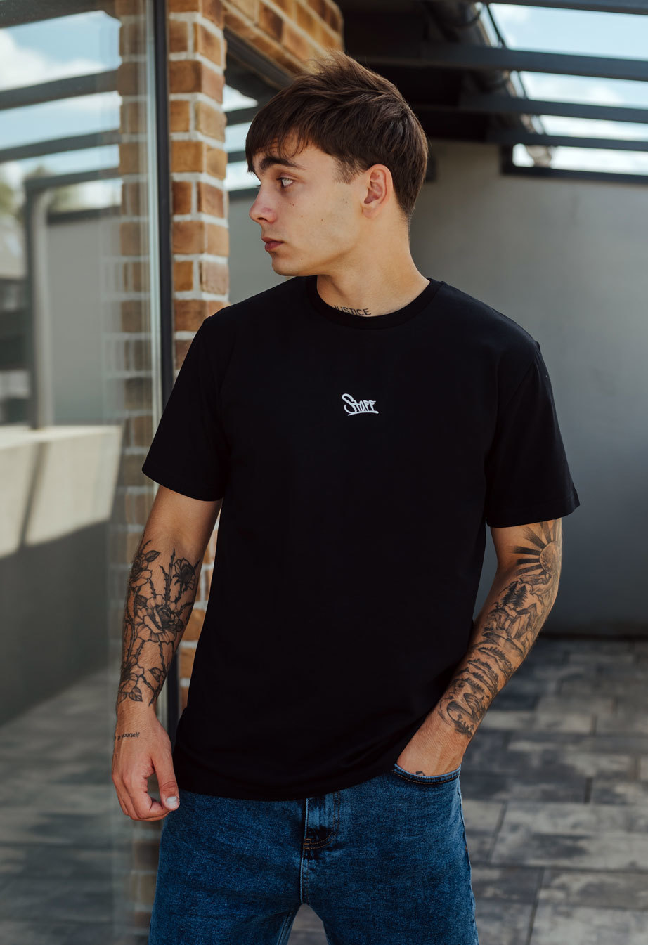 Чоловіча футболка Staff black logo front чорна з логотипом молодіжна купити