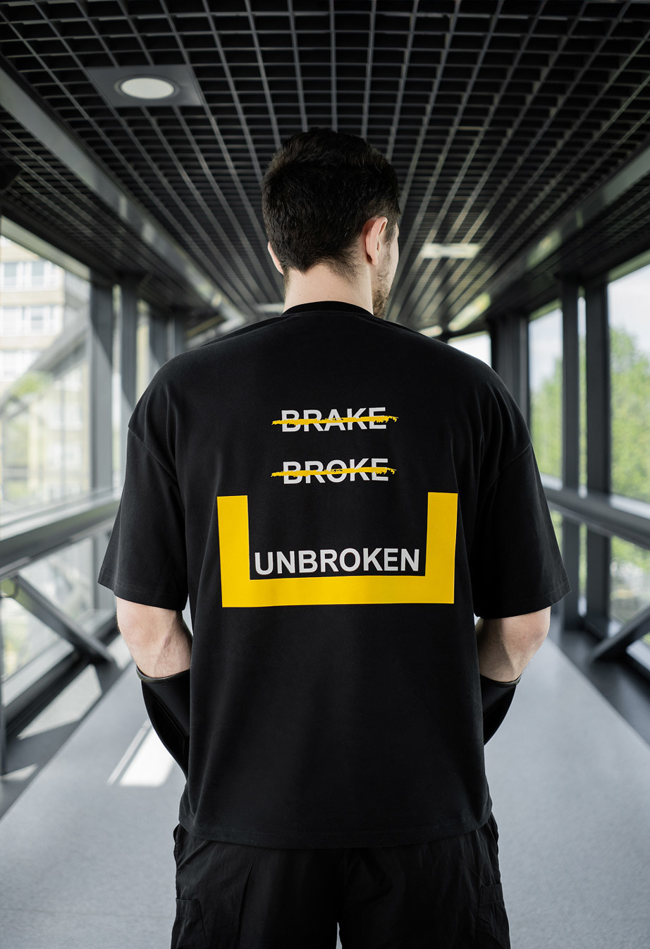 Футболка чоловіча Staff x Unbroken black oversize чорна з надписом