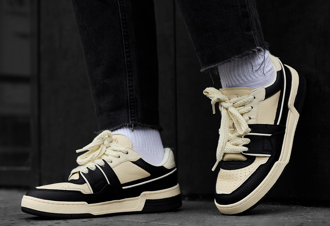 邦楽 CHOUJI &ING COLLABORATION Кросівки чоловічі Staff beige & black бежево-чорні з логотипом для
