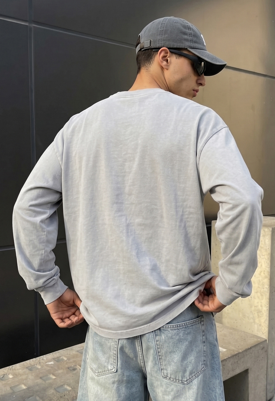 Лонгслів чоловічий Staff light gray logo premium washed oversize
