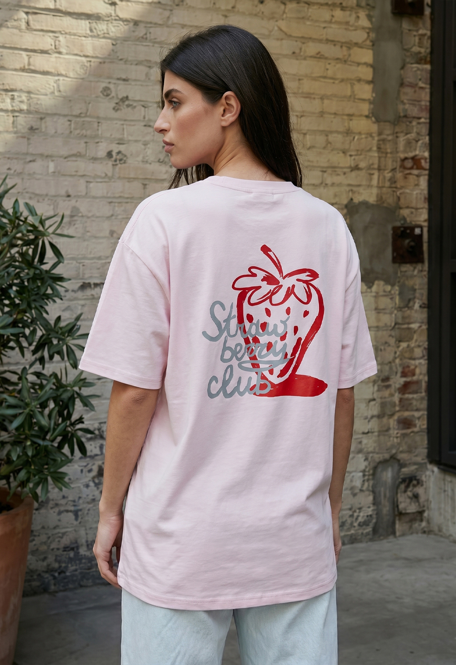 Tシャツ・アパレル WHATIME? by Nooka+ fairy labor union Футболка жіноча Staff strawberry oversize світло-рожева оверсайз